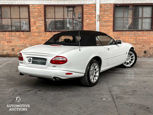 SAJJA42B6YPA09364 Jaguar XKR 4.0 V8 363PS 2000 Youngtimer