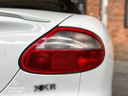 SAJJA42B6YPA09364 Jaguar XKR 4.0 V8 363PS 2000 Youngtimer