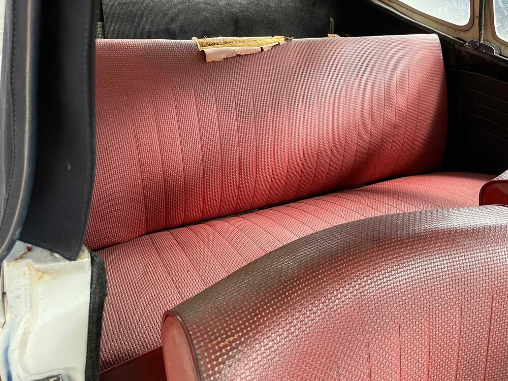 Volkswagen Kever Cabriolet 1303 50pk 1980, 97-FR-FX Youngtimer KARMANN