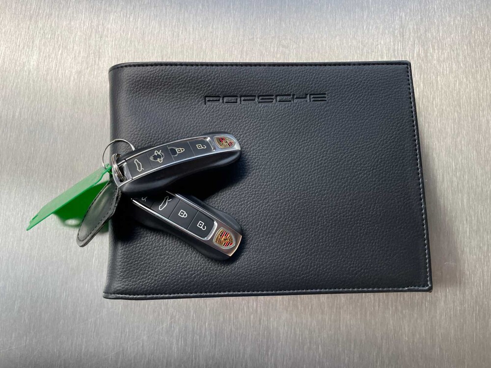 Porsche Taycan Turbo S 94kWh 761pk 2021 Sport-Chrono (Carbon)