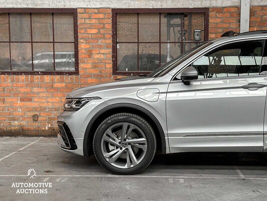 Volkswagen Tiguan 1.4 eHybrid R-Line Business 245hp 2023 (Manufacturer's Warranty)