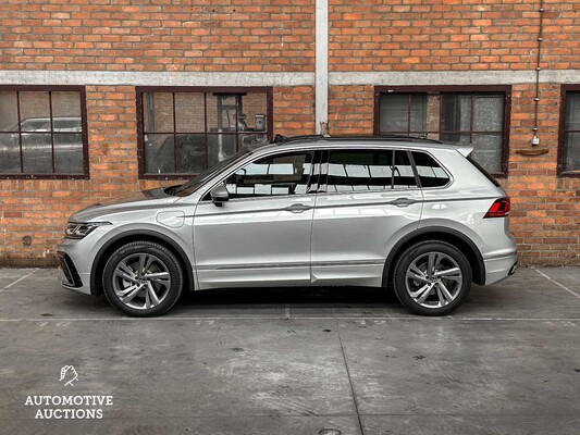 Volkswagen Tiguan 1.4 eHybrid R-Line Business 245hp 2023 (Manufacturer's Warranty)