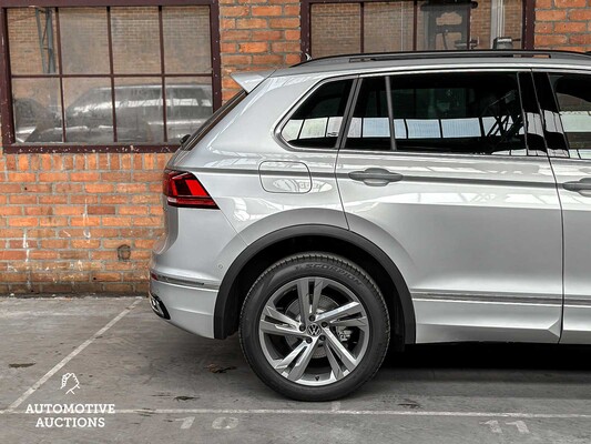 Volkswagen Tiguan 1.4 eHybrid R-Line Business 245hp 2023 (Manufacturer's Warranty)