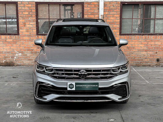 Volkswagen Tiguan 1.4 eHybrid R-Line Business 245hp 2023 (Manufacturer's Warranty)