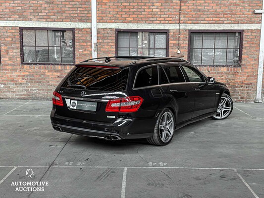 Mercedes-Benz E63 AMG Kombi DESIGNO 5.5 V8 525PS 2012