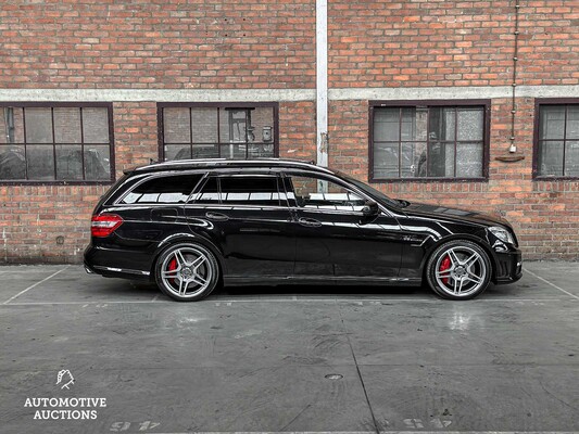 Mercedes-Benz E63 AMG Kombi DESIGNO 5.5 V8 525PS 2012