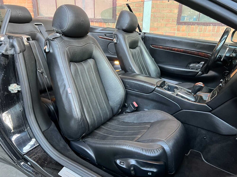 Maserati GranCabrio 4.2 V8 402hp 2010