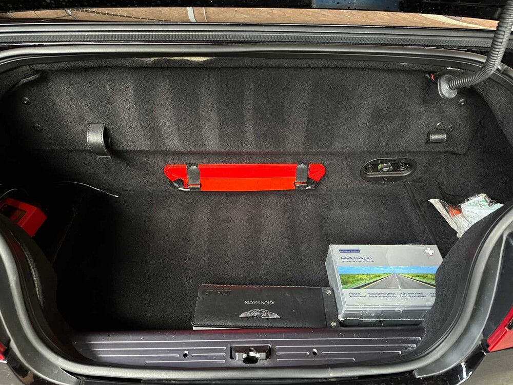 Aston Martin DB9 Volante 6.0 V12 Touchtronic 457hp 2006, GX-039-R Youngtimer