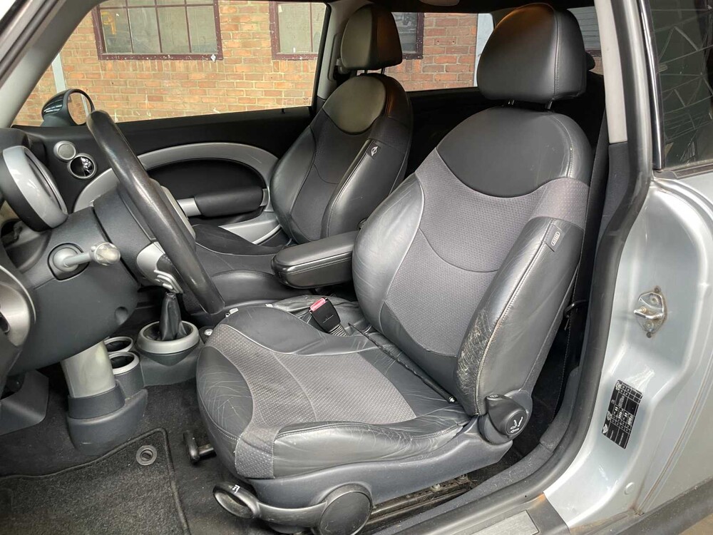 Mini 1.6 Cooper S 163pk 2002 -Orig. NL-, 96-JV-PG