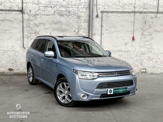 Mitsubishi Outlander 2.0 PHEV Instyle 121PS 2013 -Fertigmodell GB-, 5-SPB-99