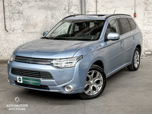 Mitsubishi Outlander 2.0 PHEV Instyle 121PS 2013 -Fertigmodell GB-, 5-SPB-99