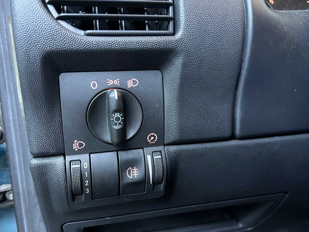 Opel Corsa 1.2-16V Comfort 75pk 2002, 37-JJ-RK