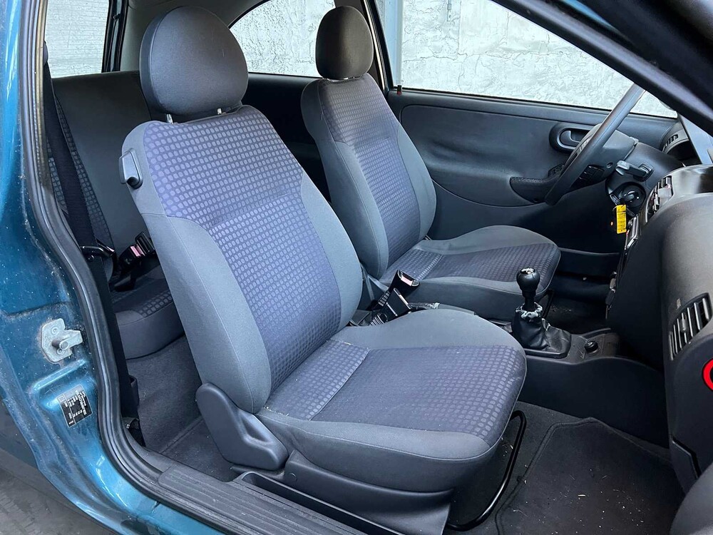 Opel Corsa 1.2-16V Comfort 75pk 2002, 37-JJ-RK