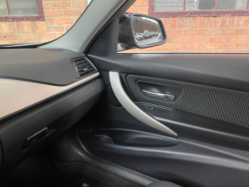 BMW 320d Touring Efficient Dynamics Edition Executive Upgrade 163pk 2013 3-serie -Orig. NL-, 9-SHX-86