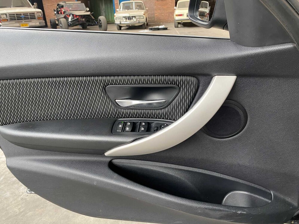 BMW 320d Touring Efficient Dynamics Edition Executive Upgrade 163pk 2013 3-serie -Orig. NL-, 9-SHX-86