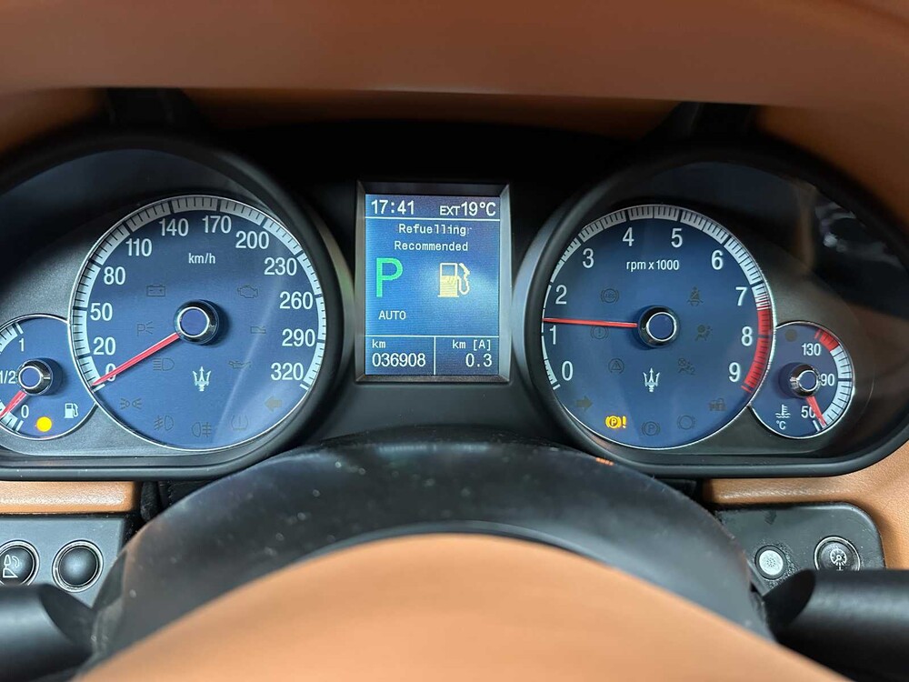 ZAMFD39J00029270 Maserati Quattroporte 4.2 V8 Executive GT 401PS 2008 -Youngtimer-