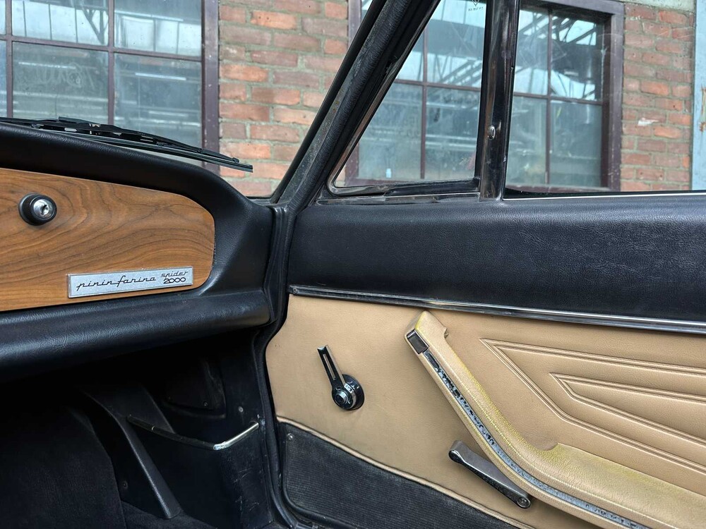 Fiat 124 Spider 2000 H5 USA CS0 105PS 1981, ZJ-04-RG