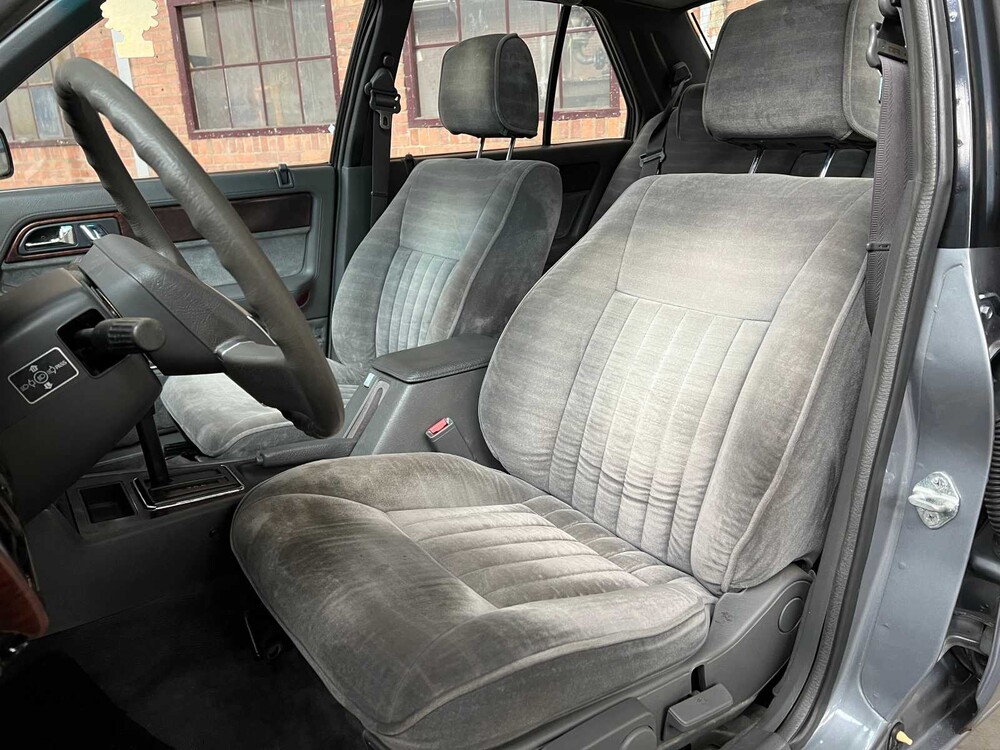 Mazda 929 2.2i GLX 136PS 1987, SK-57-PB