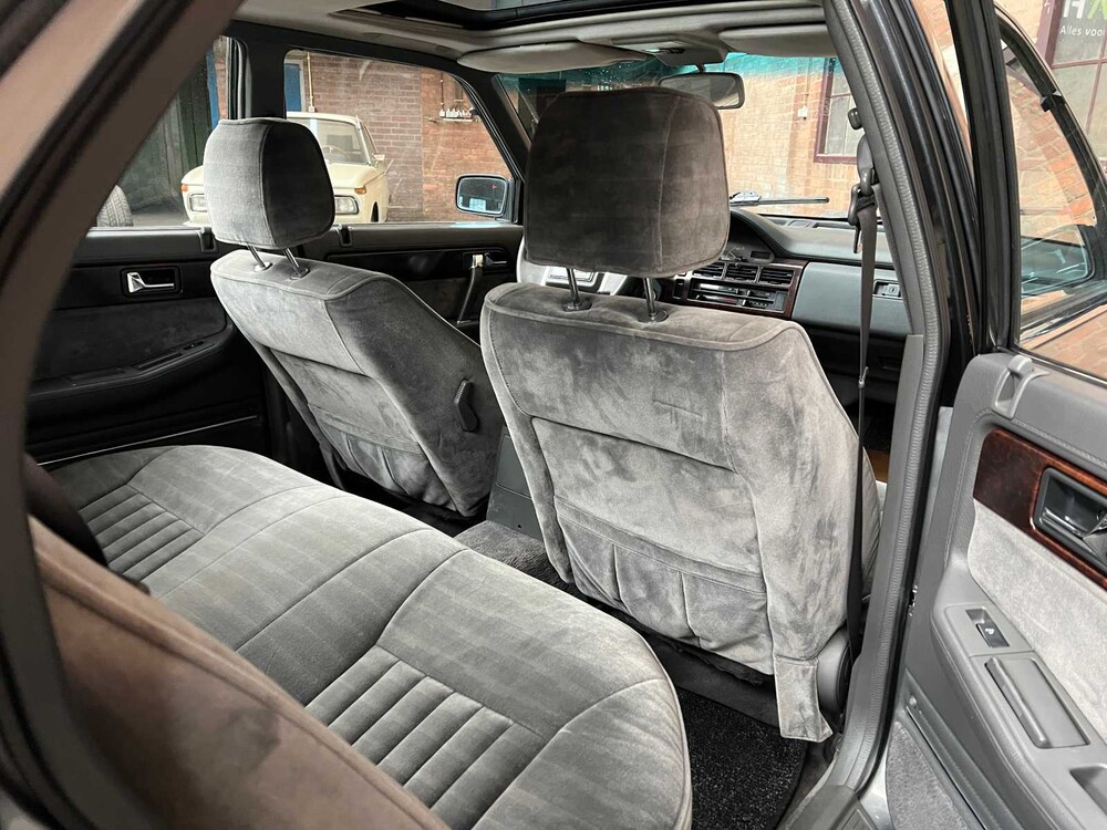 Mazda 929 2.2i GLX 136PS 1987, SK-57-PB