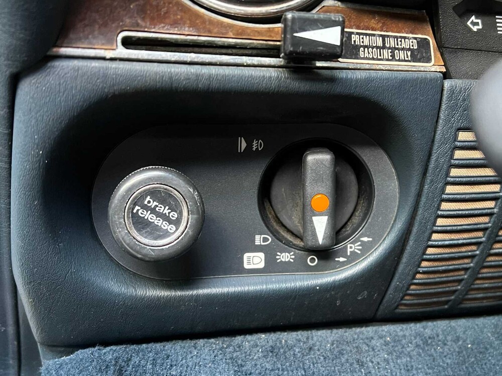 WDBBA48DXGA044059 Mercedes-Benz 560 SL V8 231hp 1986 SL-Class Youngtimer