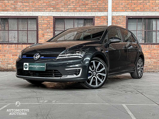 Volkswagen Golf GTE 1.4 TSI Connected Series 204hp 2016 (Original-NL), KR-643-F