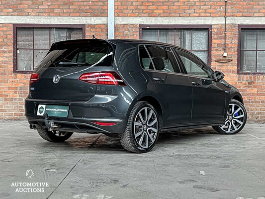 Volkswagen Golf GTE 1.4 TSI Connected Series 204hp 2016 (Original-NL), KR-643-F