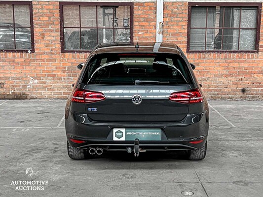 Volkswagen Golf GTE 1.4 TSI Connected Series 204pk 2016 (Origineel-NL), KR-643-F