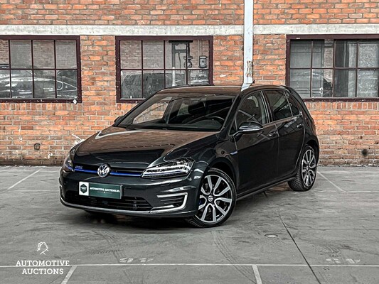 Volkswagen Golf GTE 1.4 TSI Connected Series 204hp 2016 (Original-NL), KR-643-F