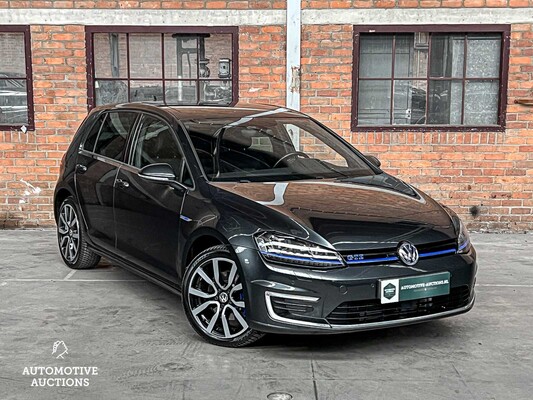 Volkswagen Golf GTE 1.4 TSI Connected Series 204hp 2016 (Original-NL), KR-643-F