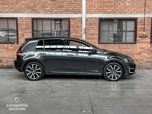 Volkswagen Golf GTE 1.4 TSI Connected Series 204PS 2016 (Original-NL), KR-643-F