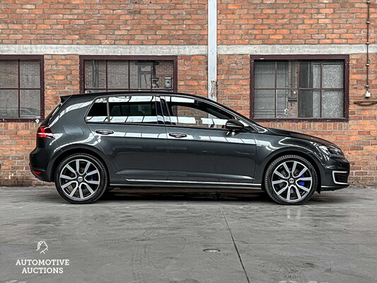 Volkswagen Golf GTE 1.4 TSI Connected Series 204PS 2016 (Original-NL), KR-643-F