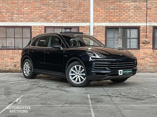 Porsche Cayenne E-Hybrid 3.0 V6 462hp 2019 (Original-NL + 1st owner) Sport-Chrono, G-180-HJ