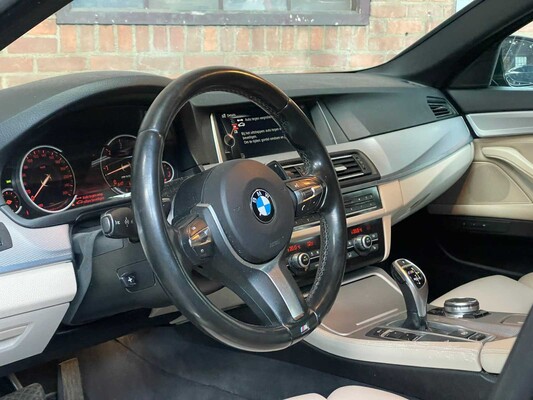 BMW M550xd M-Sport 381pk 2015 (Origineel-NL) 5-Serie, 4-ZLT-48