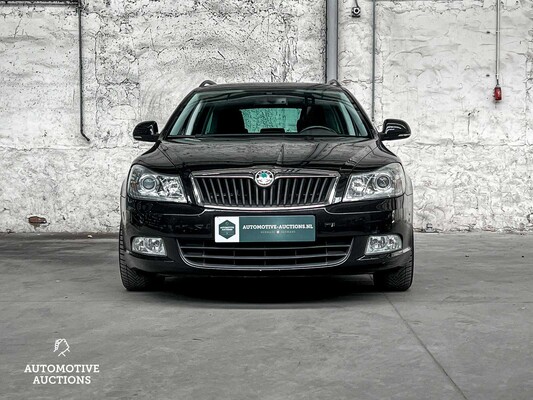 Skoda Octavia Combi 1.6 TDI Gr.t.Amb.Bns 105PS 2011 -Fertigmodell DE-, 11-PLT-8