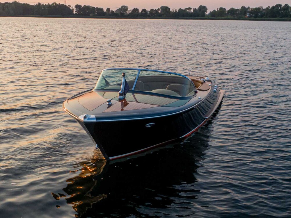 Pegiva 750 Steyr 250PS Sportboot Schnellboot (RIVA, Boesch Form) 2011