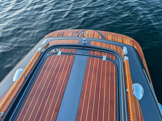 Pegiva 750 Steyr 250hp Sportboat Speedboat (RIVA, Boesch shape) 2011