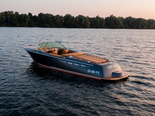 Pegiva 750 Steyr 250hp Sportboat Speedboat (RIVA, Boesch shape) 2011