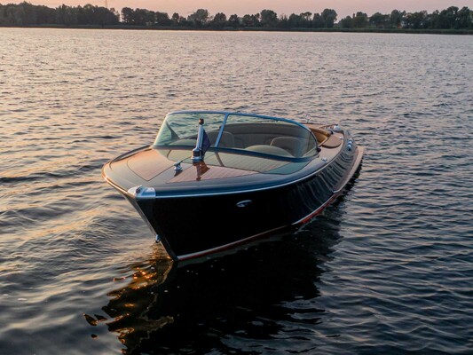 Pegiva 750 Steyr 250pk Sportboat Speedboot (RIVA, Boesch shape) 2011