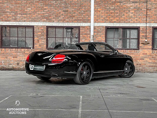 Bentley Continental GTC 6.0 W12 560pk 2010