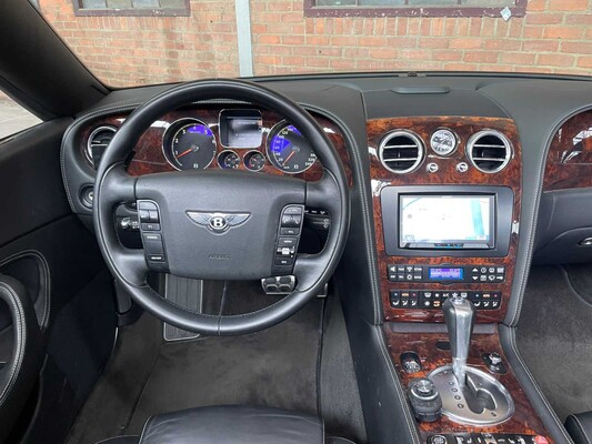 Bentley Continental GTC 6.0 W12 560pk 2010