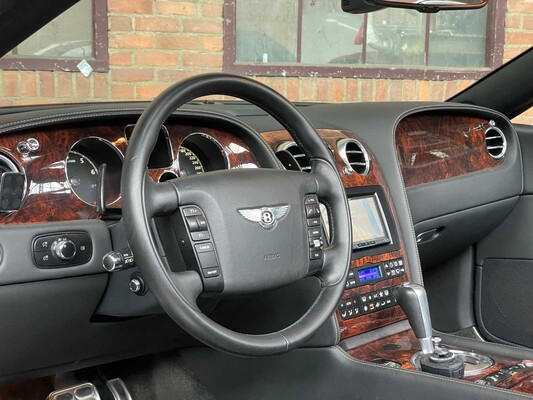 Bentley Continental GTC 6.0 W12 560pk 2010