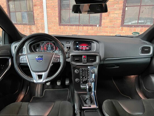 Volvo V40 2.0 D4 R-Design Bns 190PS 2014 -Baujahr NL-, 3-XNZ-70