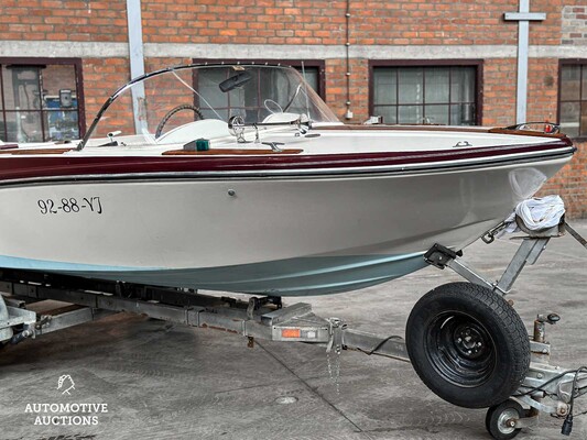 Hellwig V515 120hp 1968 Motorboat, 92-88-YJ