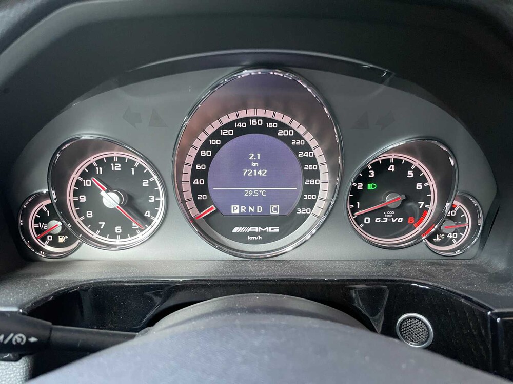 Mercedes-Benz E63 AMG Kombi 5.5 V8 525PS 2011