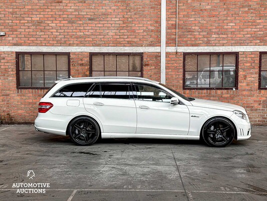 Mercedes-Benz E63 AMG Kombi 5.5 V8 525PS 2011