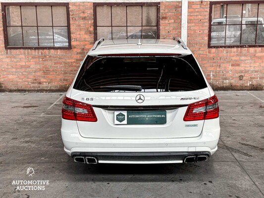 Mercedes-Benz E63 AMG Estate 5.5 V8 525pk 2011