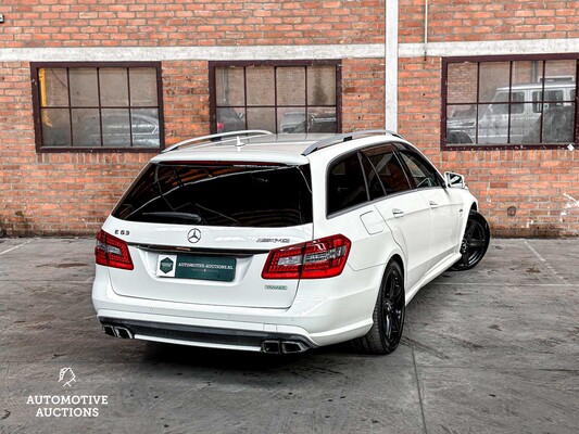 Mercedes-Benz E63 AMG Estate 5.5 V8 525pk 2011