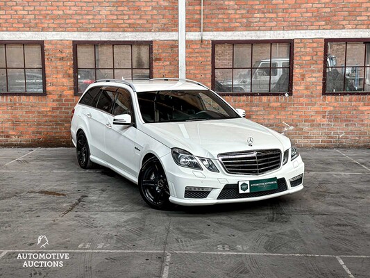 Mercedes-Benz E63 AMG Kombi 5.5 V8 525PS 2011