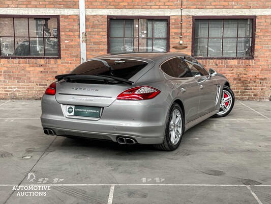 Porsche Panamera Turbo 4.8 V8 500hp 2010