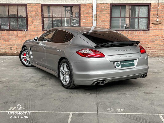 Porsche Panamera Turbo 4.8 V8 500hp 2010